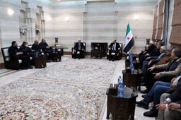 لقاء رئيس حكومة تصريف الأعمال محمد البشير بوفد من وجهاء جرمانا 14-1-2025 (5).jpg