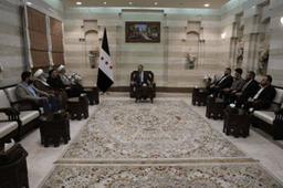 لقاء السيد معاون الأمين العام لرئاسة الجمهورية لشؤون مجلس الوزراء المهندس علي كده بوفد من الطائفة الشيعية برئاسة نائب رئيس الهيئة العلمائية لأتباع مذهب آل البيت سماحة الشيخ أدهم الخطيب 27-5-2025-2.jpg