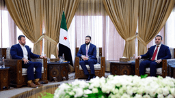 استقبل الرئيس أحمد الشرع بحضور وزير الخارجية والمغتربين السيد أسعد حسن الشيباني ووزير الداخلية السيد أنس خطاب وفدًا من أعضاء مجلسي النواب والشيوخ الأمريكي في العاصمة دمشق 19-8-2025-2.jpg