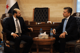 رئيس الحكومة السورية المهندس محمد البشير يلتقي بوكيل الأمين العام للأمم المتحدة للشؤون الإنسانية السيد توم فلتشر 17-12-2024 (7).jpg