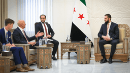 استقبل فخامة رئيس الجمهورية العربية السورية السيد أحمد الشرع بحضور وزير الخارجية والمغتربين السيد أسعد حسن الشيباني في العاصمة دمشق المبعوث الخاص للولايات المتحدة الأمريكية إلى سوريا السيد توماس باراك 6-8-2025-1.jpg