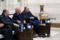 لقاء رئيس حكومة تصريف الأعمال محمد البشير بوفد من وجهاء جرمانا 14-1-2025 (2).jpg