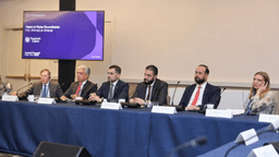 رئاسة الجمهورية العربية السورية- الشرع يلتقي مجموعة من كبار المستثمرين والخبراء الاقتصاديين 22-9-2025.jpg