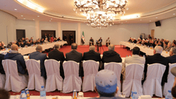 رئيس الجمهورية العربية السورية السيد أحمد الشرع يلتقي بوجهاء وأعيان محافظة اللاذقية خلال زيارته المدينة 16-2-2025 (1).jpg