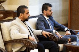 لقاء رئيس الحكومة السيد محمد البشير مع وفداً من رجال الأعمال والمستثمرين في قطر13-1-2025 (4).jpg