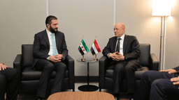 رئاسة الجمهورية العربية السورية- الشرع يلتقي برئيس مجلس القيادة الرئاسي اليمني رشاد العليمي 23-9-2025-2.jpg