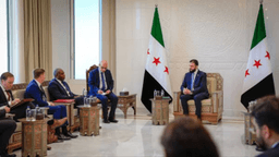 استقبل رئيس الجمهورية العربية السورية السيد أحمد الشرع في دمشق وزير خارجية المملكة المتحدة السيد ديفيد لامي 5-7-2025 -2.jpg