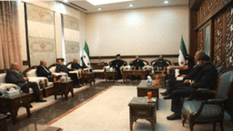 وزير الدفاع اللواء مرهف أبو قصرة ورئيس هيئة الأركان اللواء علي النعسان يستقبلون وفدا من أبناء مدينة محردة 25-1-2025 (2).jpg