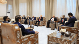 رئيس الجمهورية العربية السورية السيد أحمد الشرع يتسلم التقرير النهائي للجنة الوطنية للتحقيق وتقصي الحقائق في أحداث آذار المنصرم بالساحل السوري، وذلك بعد إنهاء عملها. 2.jpg