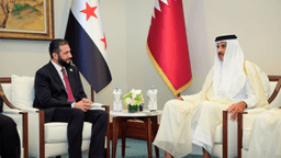 رئاسة الجمهورية العربية السورية- الشرع يلتقي تميم بن حمد آل ثاني على هامش أعمال القمة العربية الإسلامية الطارئة 15-9-2025.jpg