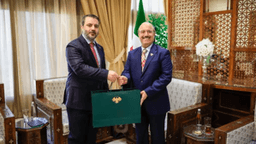 استقبل وزير الخارجية والمغتربين السيد أسعد حسن الشيباني سفير مملكة البحرين لدى الجمهورية العربية السورية 10-7-2025.jpg