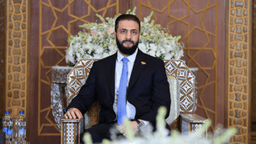 استقبل رئيس الجمهورية العربية السورية السيد أحمد الشرع بحضور وزير الخارجية والمغتربين السيد أسعد الشيباني وزير الخارجية التركي السيد هاكان فيدان والوفد المرافق له7-8-2025.jpg