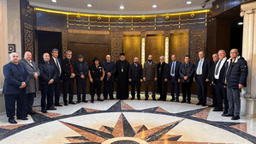 وزير الدفاع اللواء مرهف أبو قصرة ورئيس هيئة الأركان اللواء علي النعسان يستقبلون وفدا من أبناء مدينة محردة 25-1-2025 (3).jpg