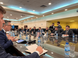 ترأست وزارة الخارجية السورية سلسلة المناقشات التي جرت مع وفد الموظفين الأمريكيين برئاسة السيد نيكولاس جرينجر، مدير برنامج المنصة الإقليمية السورية (SRP) 4-8-2025-1.jpg