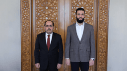 الشرع مع عبد الرحمن مصطفى.jpg