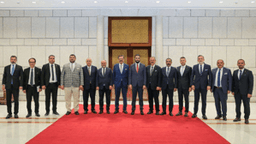 استقبل السيد أحمد الشرع رئيس الجمهورية العربية السورية وفدًا من اتحاد الغرف والبورصات السلعية في تركيا 10-7-2025 -3.jpg