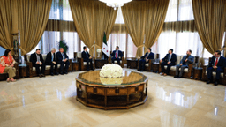 وزير الخارجية يلتقي لبمدير العام لمنظمة العالم الإسلامي للتربية والعلوم والثقافة17-8-2025-2.jpg